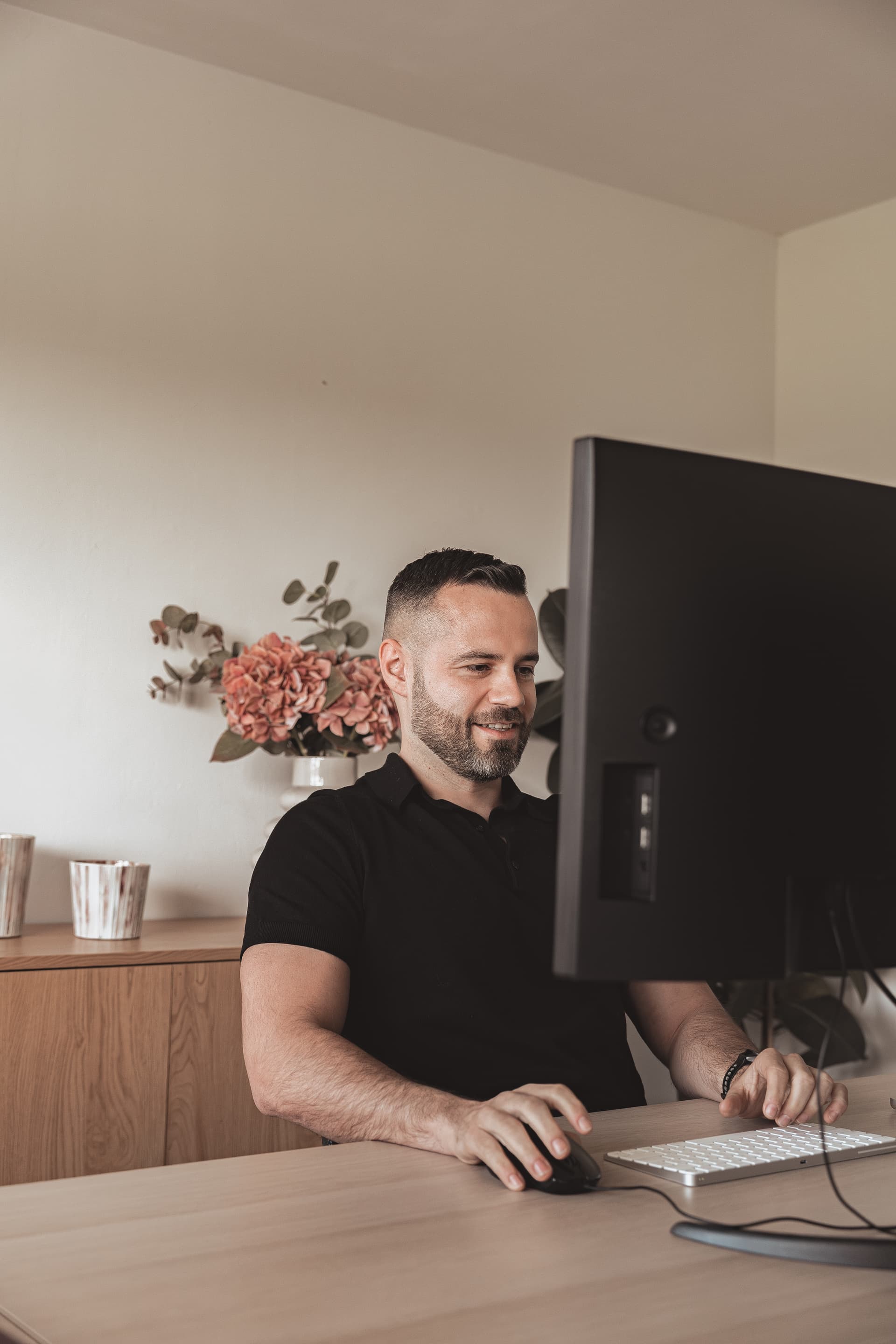Enias — Web & technische structuur